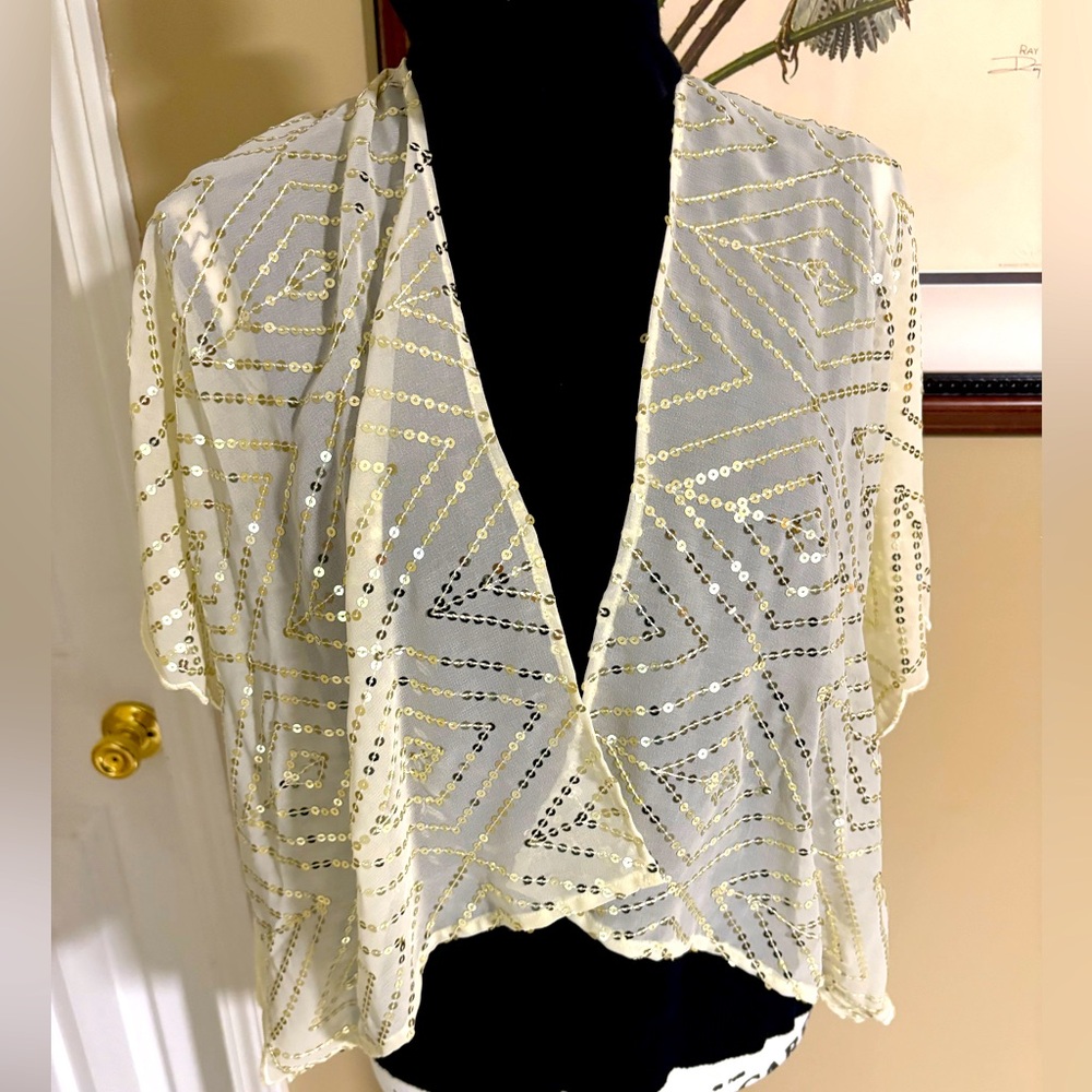New with tags Nine West One Size OS Cape Cardigan Ivory Gold Sequins